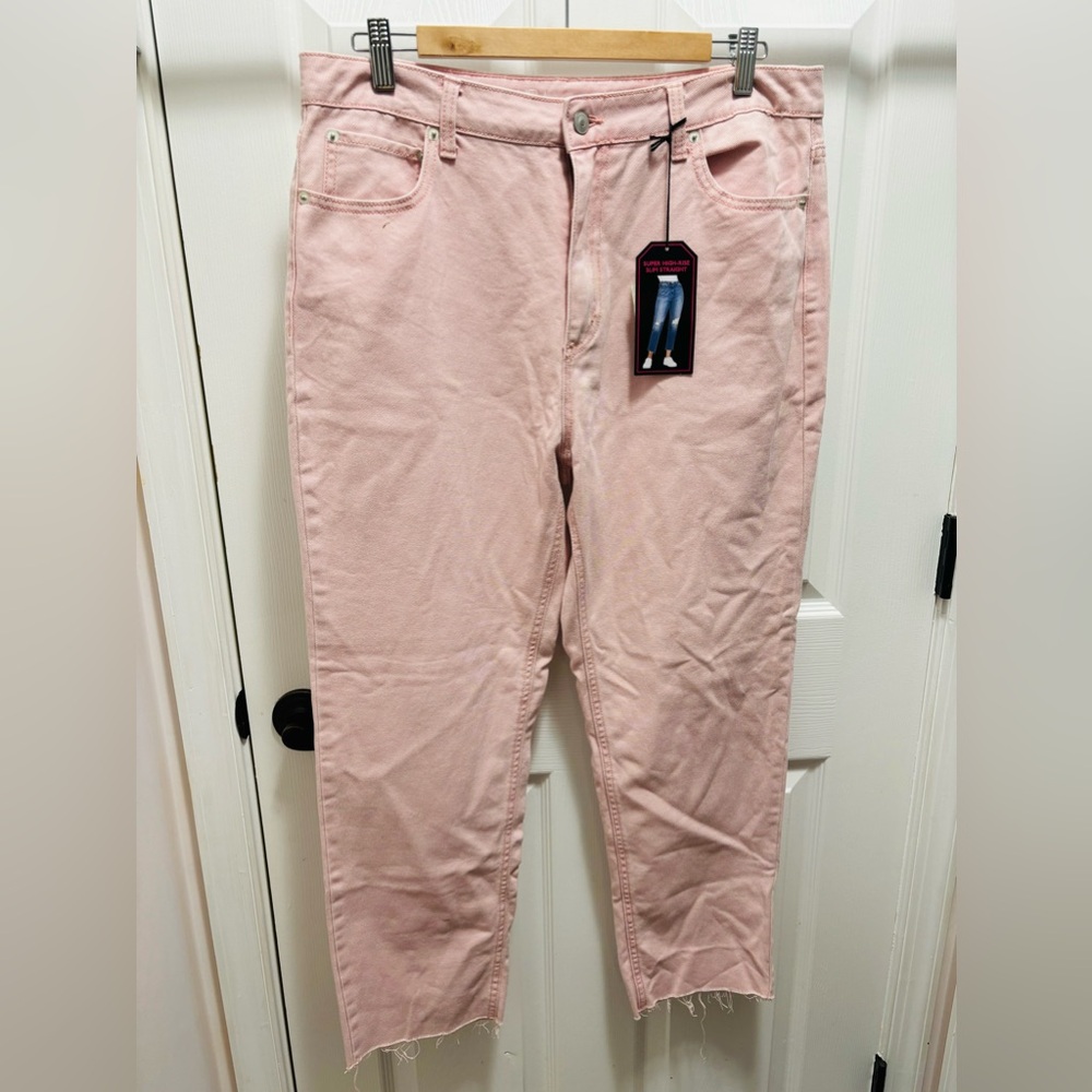 NWT No Boundaries “NOBO” adorable pink jeans.